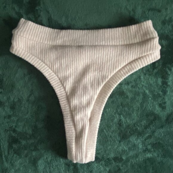 Laina rauma Sold Out Latte Dance Class Fuzzy Ribbed Thong Sports Bra Set Medium - Picture 12 of 16